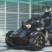 車?バイク!? リバース型トライク「Can-Am SPYDER F3」が当たる高額懸賞!