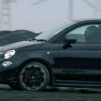 レーシングドライバーレッスンが当たるアバルトの豪華キャンペーン！